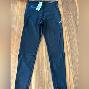 NWT Reebok Ladies Black Leggings - L